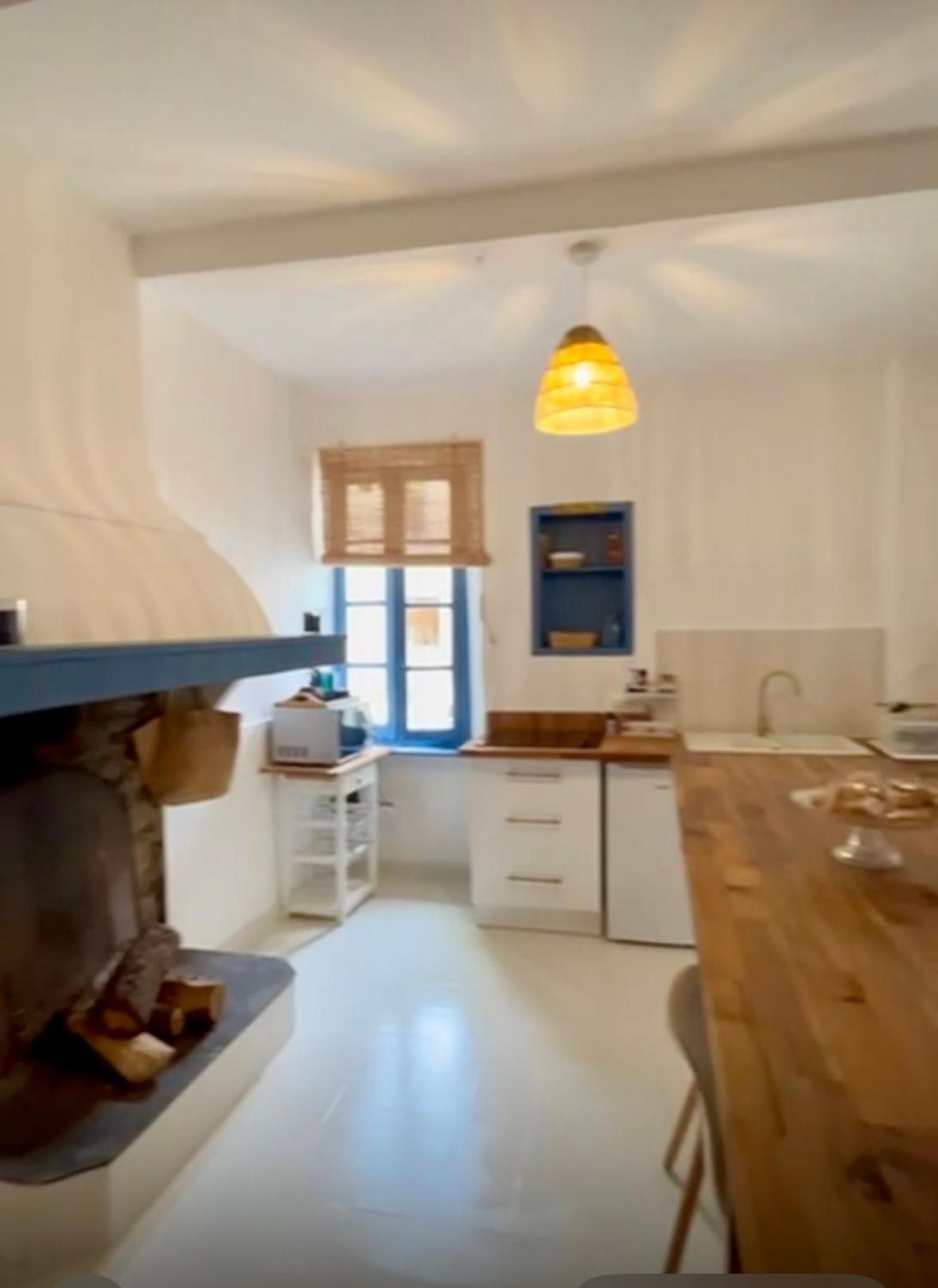 Gites La Maison Pres De La Fontaine Et La Cabane Du Pecheur Talairan Zewnętrze zdjęcie